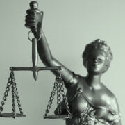 justitia frau waage premium technologies anwaltskanzlei